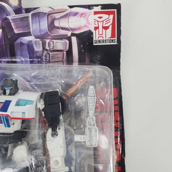 Transformers Generations Power of the Primes Autobot Jazz Deluxe Action Figure - Picture 4 of 6